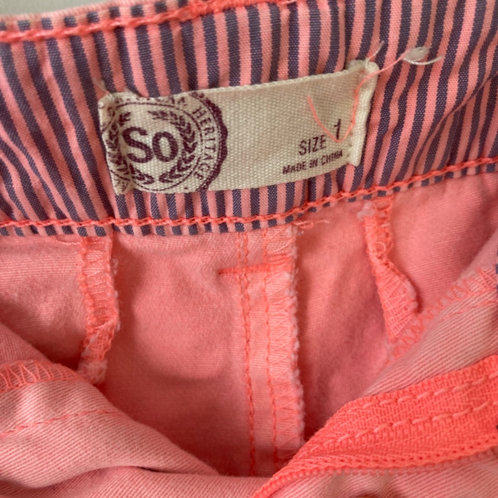 Pink shorts - Picture 2 of 3